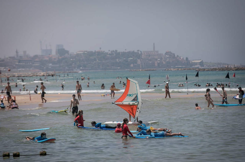 Israel’s Health Ministry bars swimming at three beaches