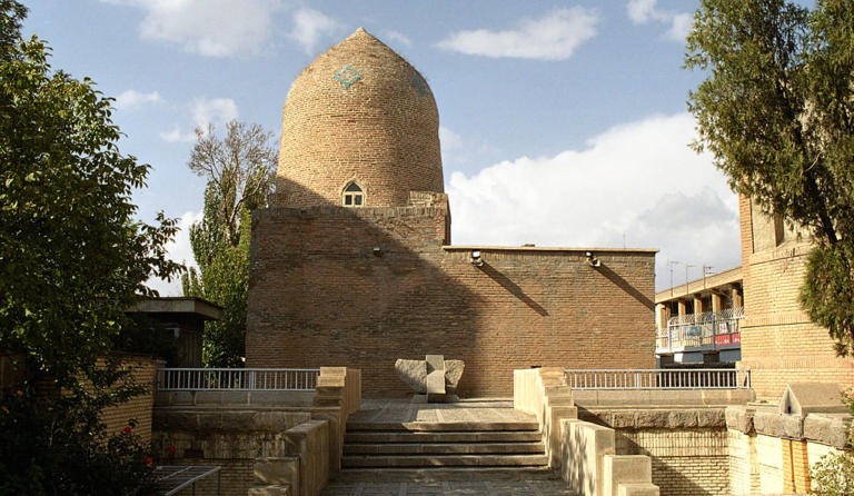 Are Esther and Mordechai buried in this Iranian tomb?