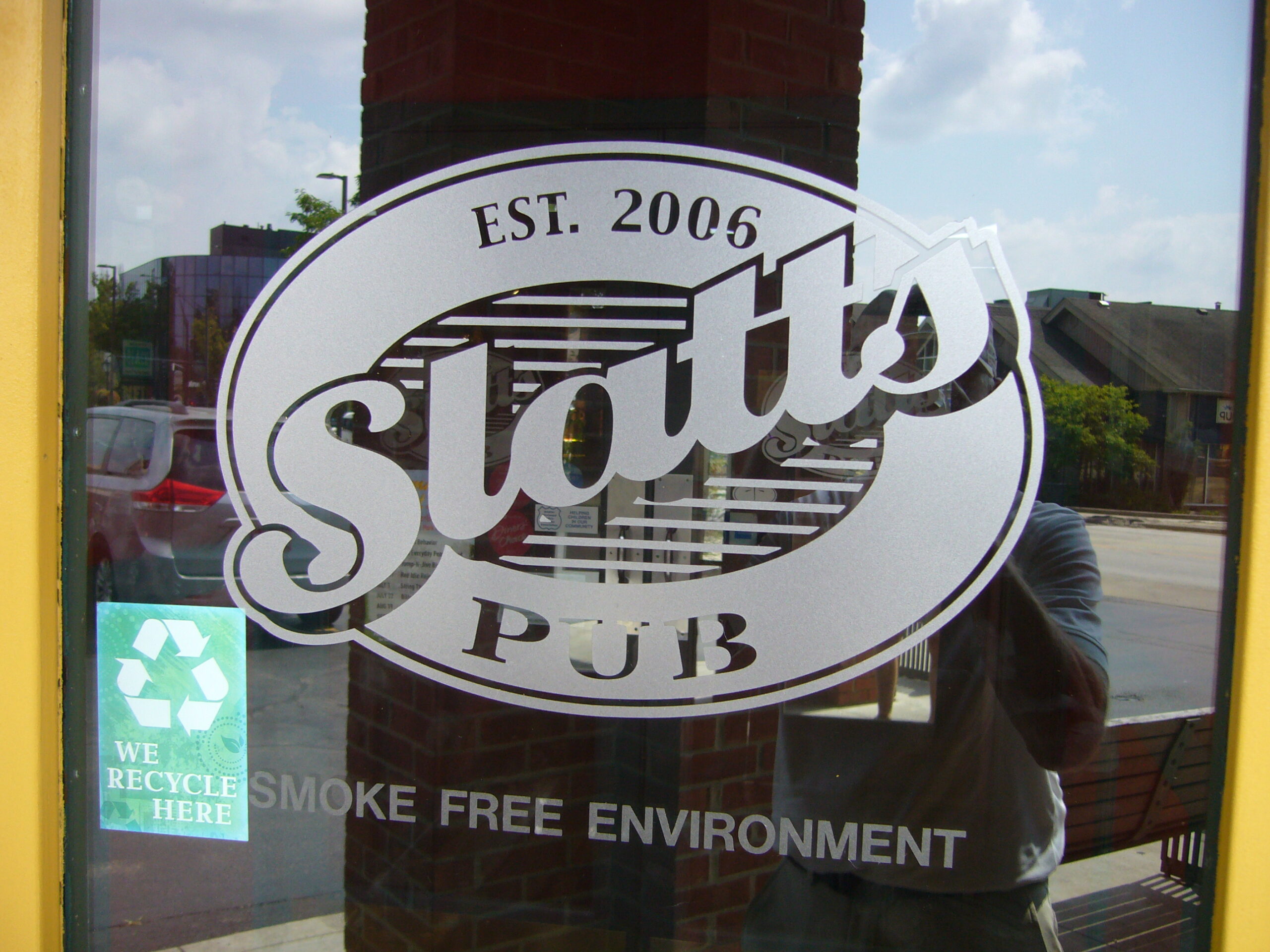 Slatts Pub on Cooper Road a Great Place for Lunch, Dinner