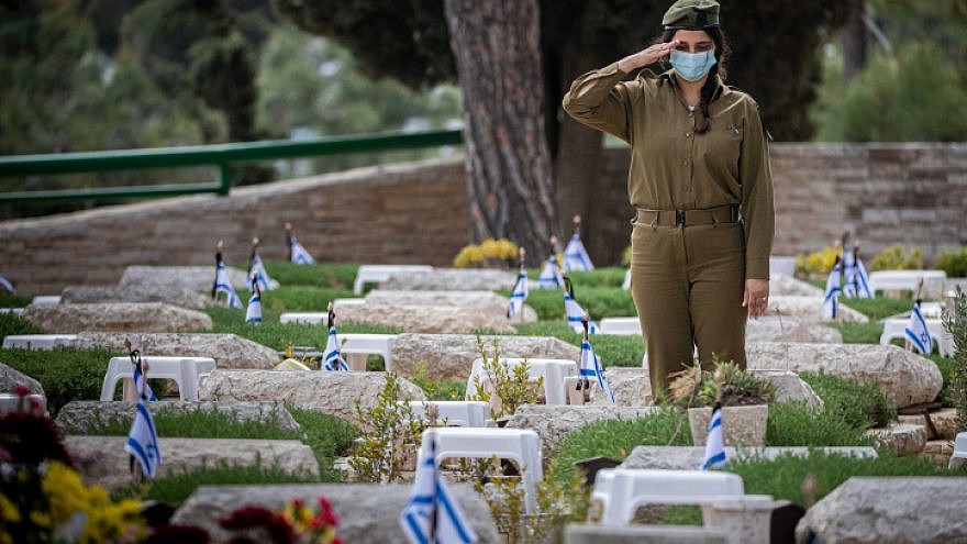 Defense Ministry okays religious phrases on military graves