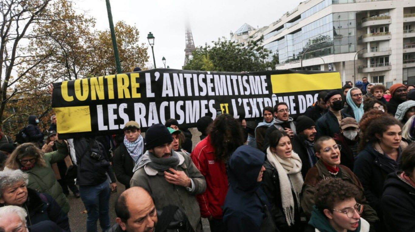 Jewish leaders in Europe want to stay there despite pessimism about antisemitism, survey finds