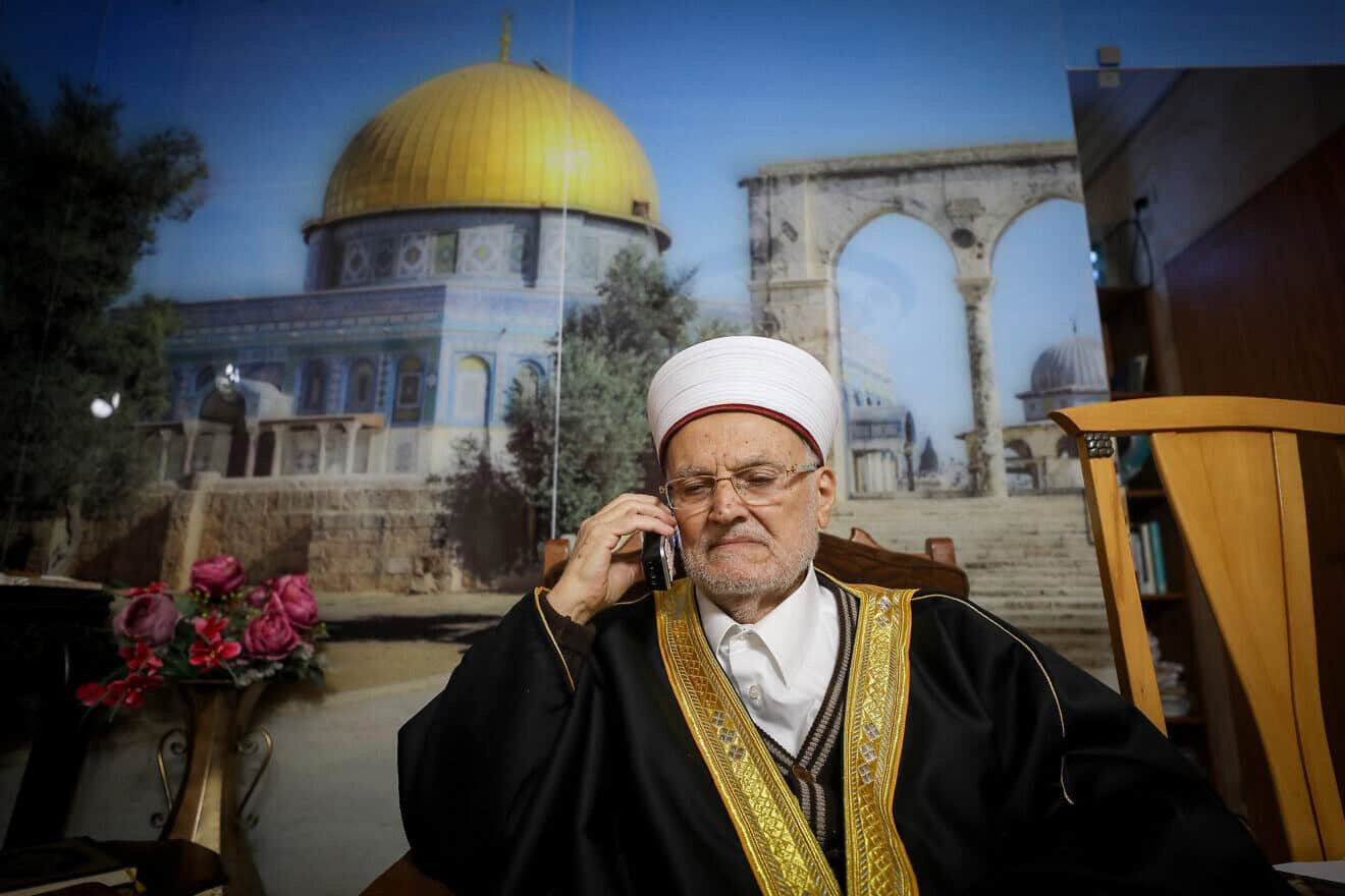 Sheikh banned from Temple Mount for eulogizing Haniyeh