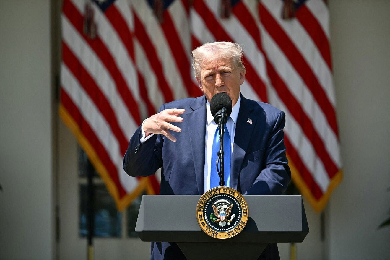 Trump: Fewer than 24 hostages remain alive
