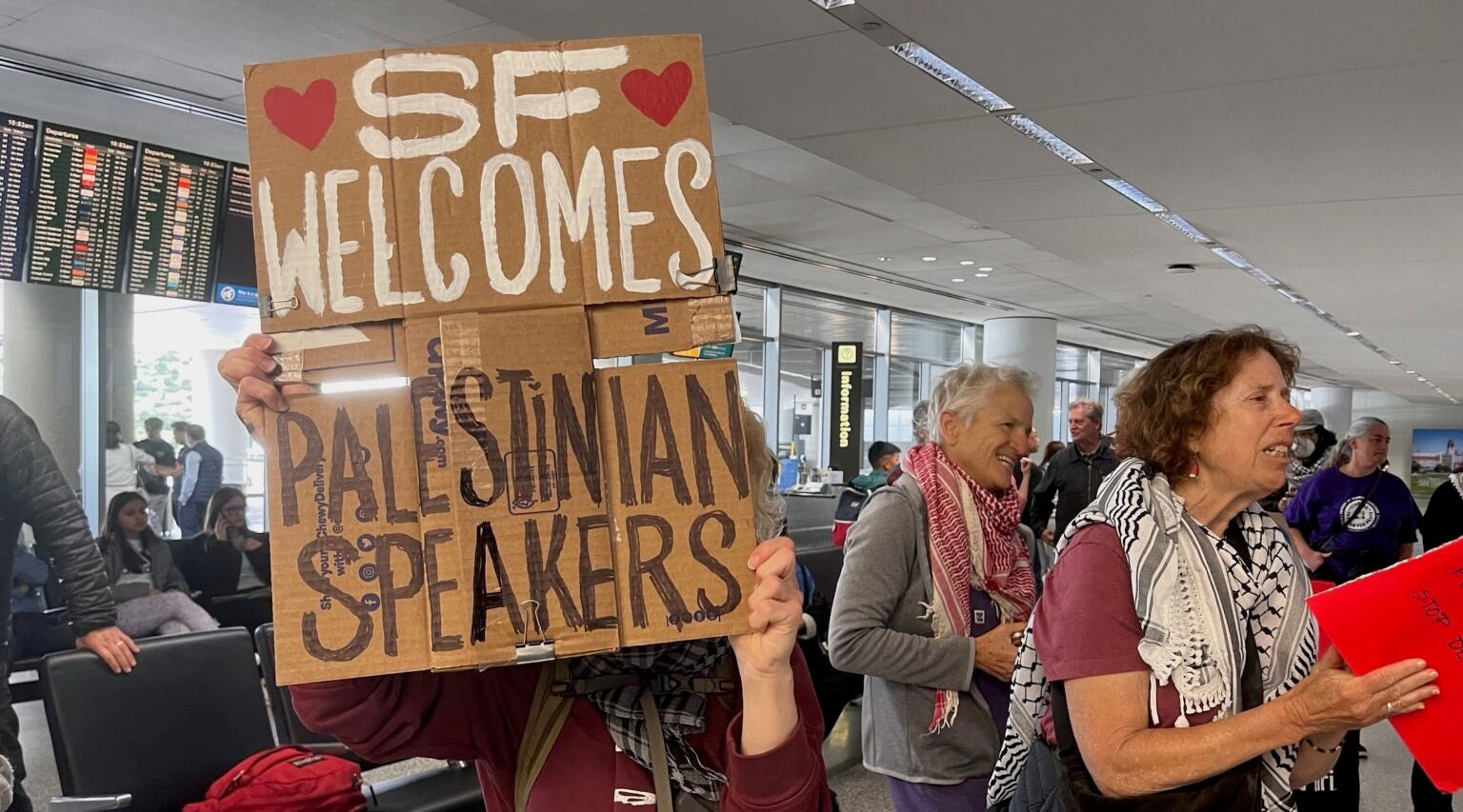 Bay Area synagogue mobilizes for 2 Palestinian visitors detained at airport