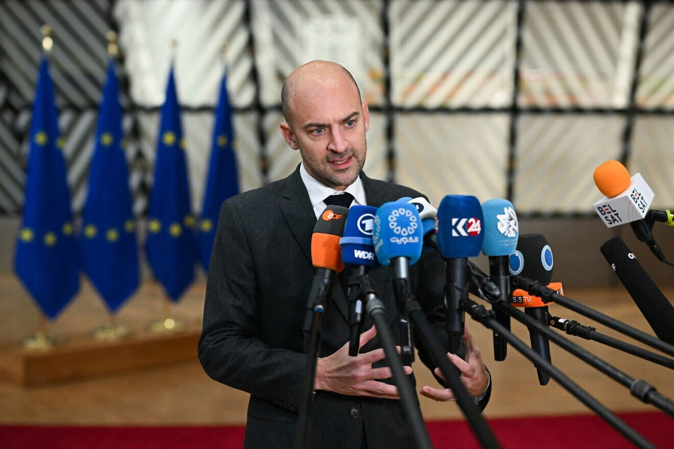 France to press Iran on nuclear compliance