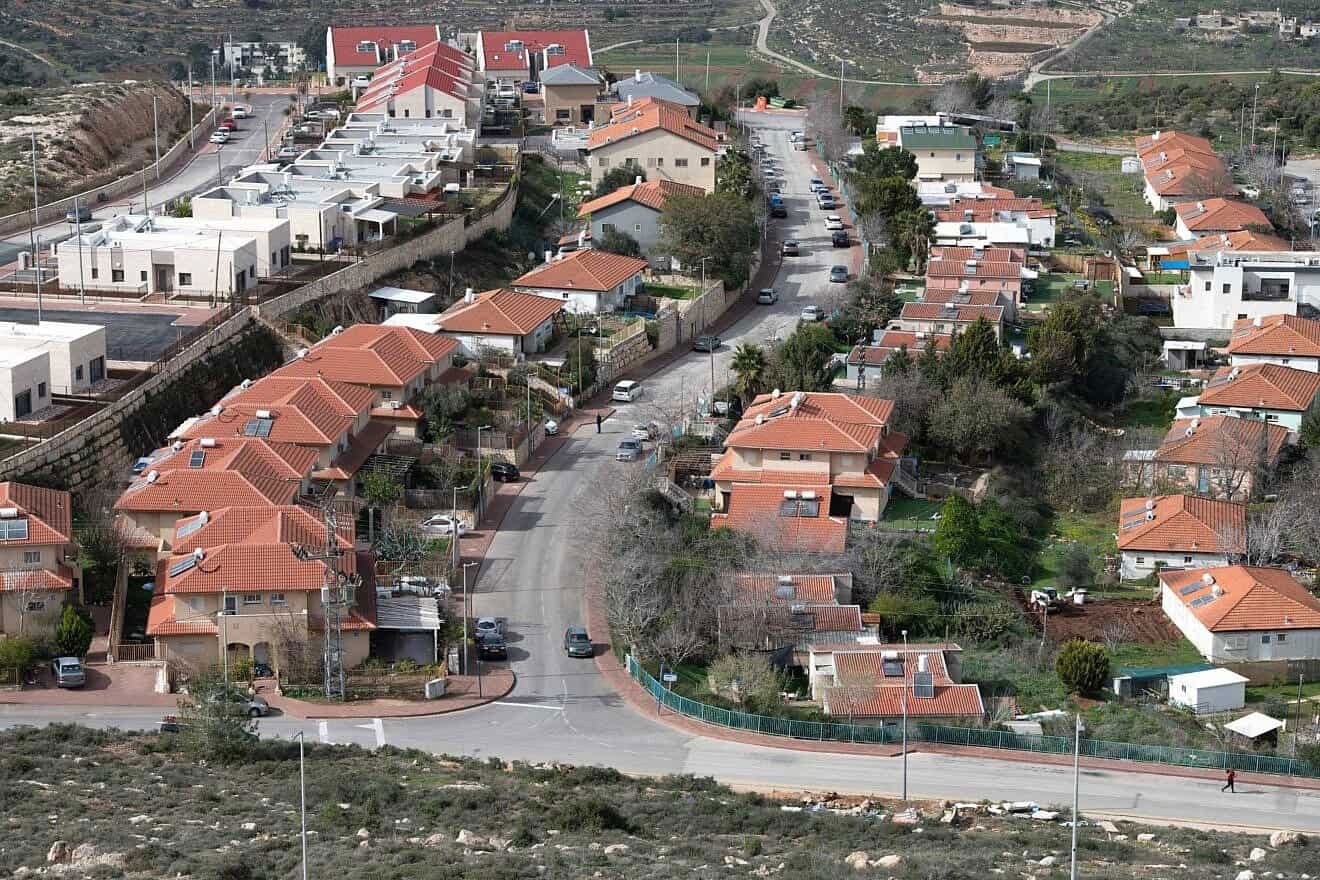 Knesset panel advances bill to end anti-Israeli land law in Judea, Samaria