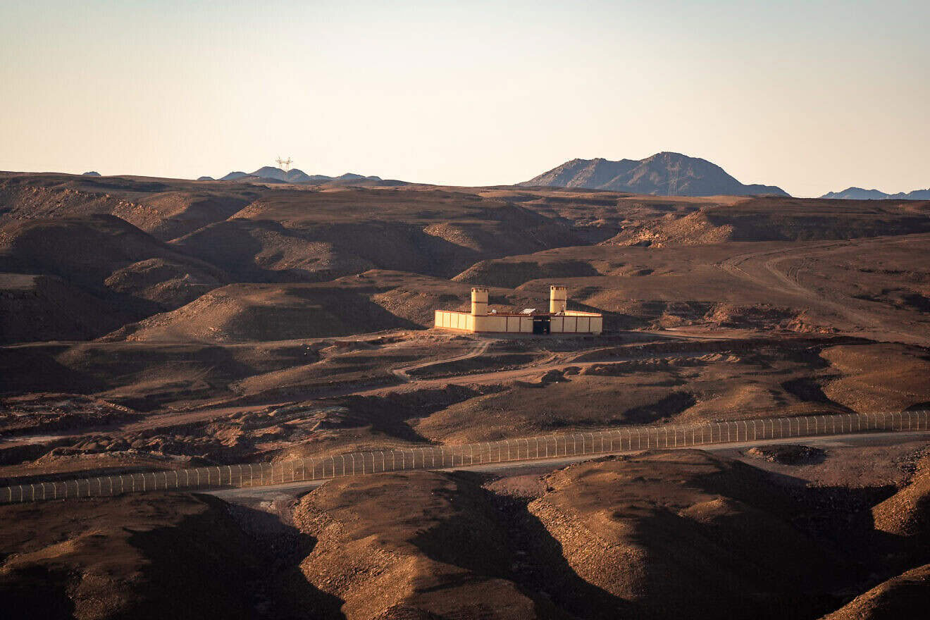 Israel Police uncovers network that smuggled arms across Egypt border