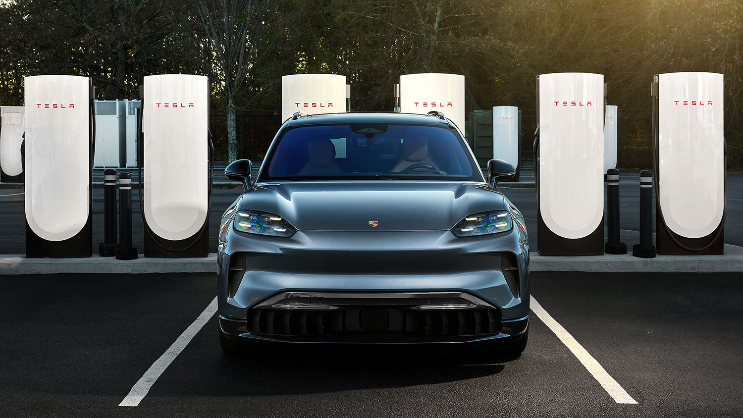 Porsche expands charging options with Plug & Charge for greater flexibility