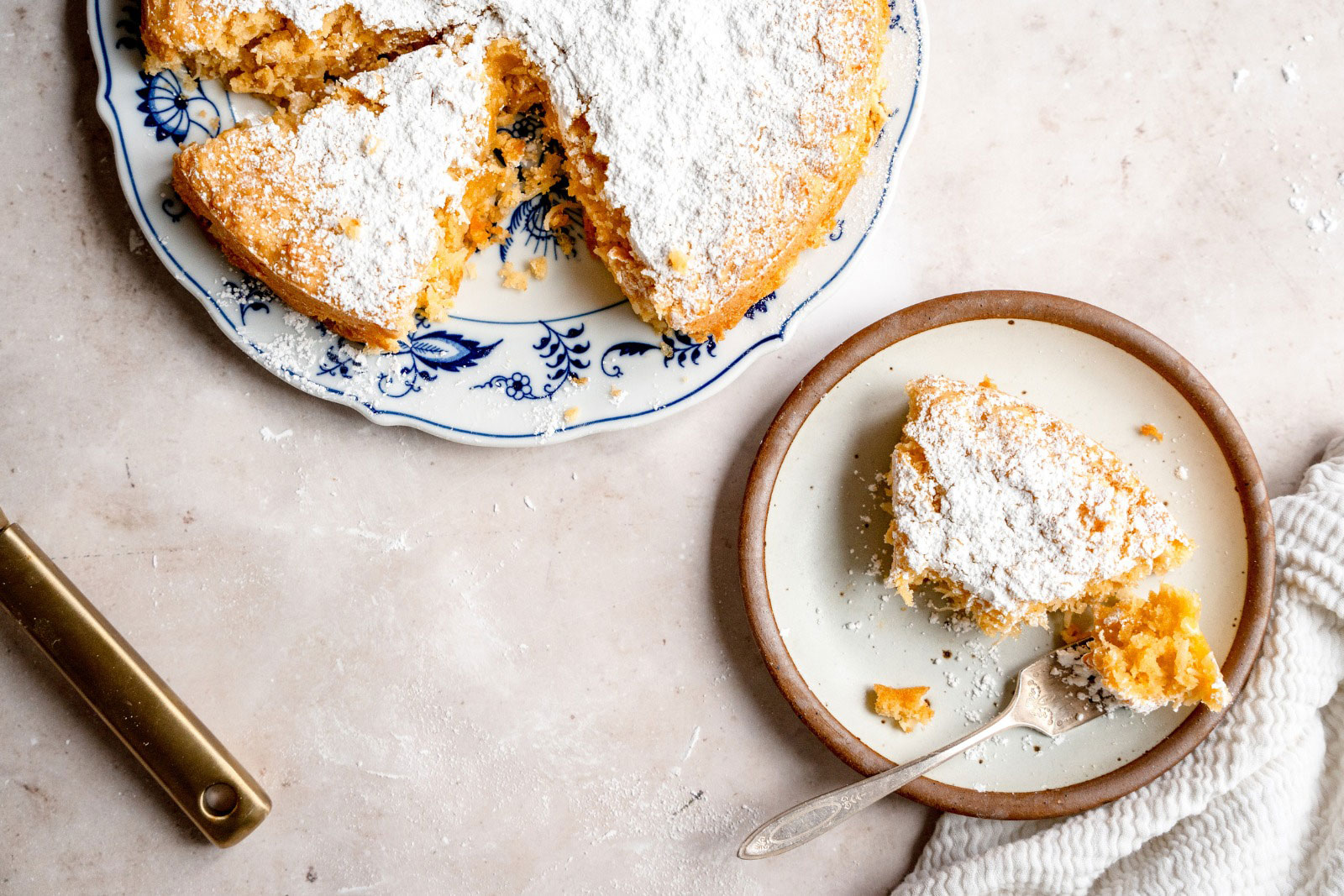 Chewy Toasty Coconut Macaroon Cake