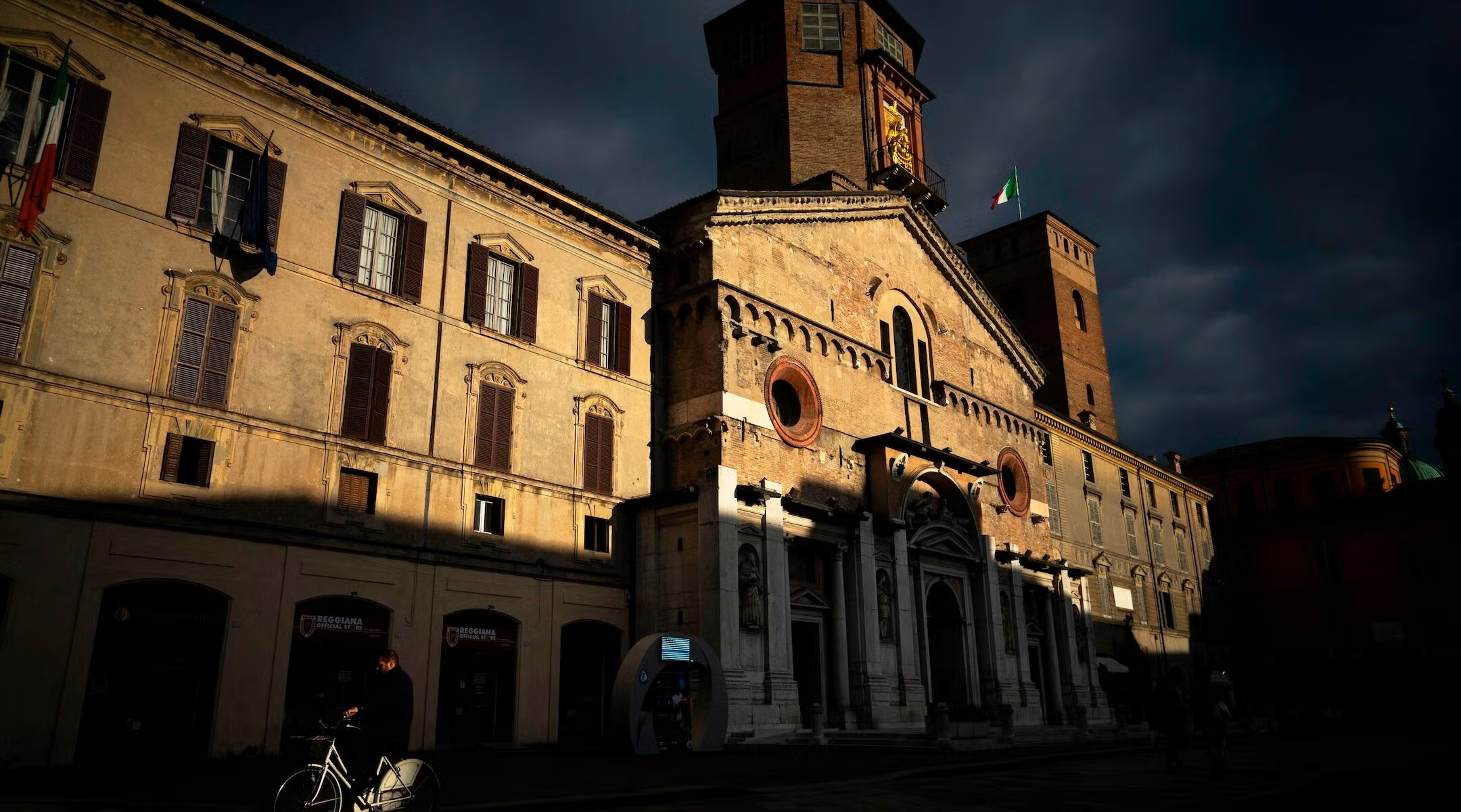 Italian mayor apologizes for pushing visiting teachers to disavow Israel’s actions